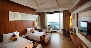 Amber Dale Luxury Hotel & Spa, Munnar Ananta - Tea Plantation View Room AC 9