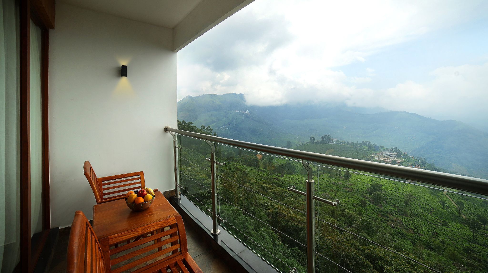Amber Dale Luxury Hotel & Spa, Munnar Ananta - Tea Plantation View Room AC
