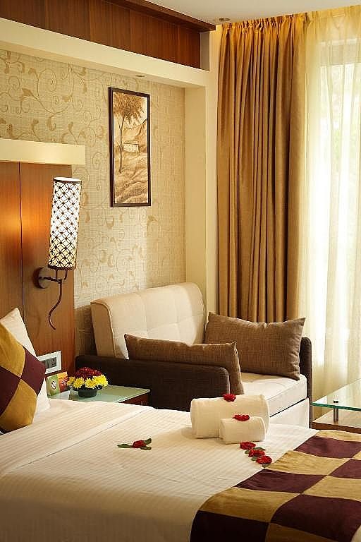 Amber Dale Luxury Hotel & Spa, Munnar Ananta - Tea Plantation View Room AC 2