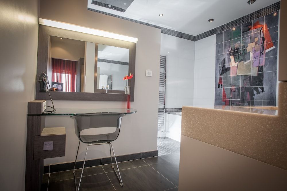 Hôtel & Spa Vatel Suite, 1 King Bed 3