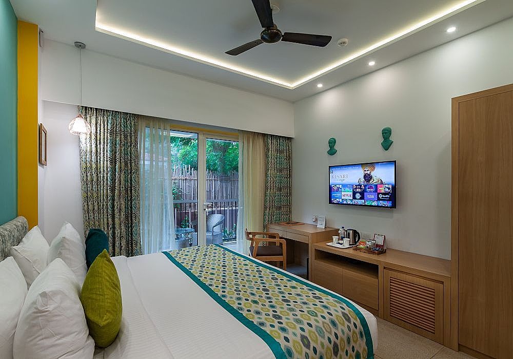 Acron Seaway Resort Courtyard Room 3