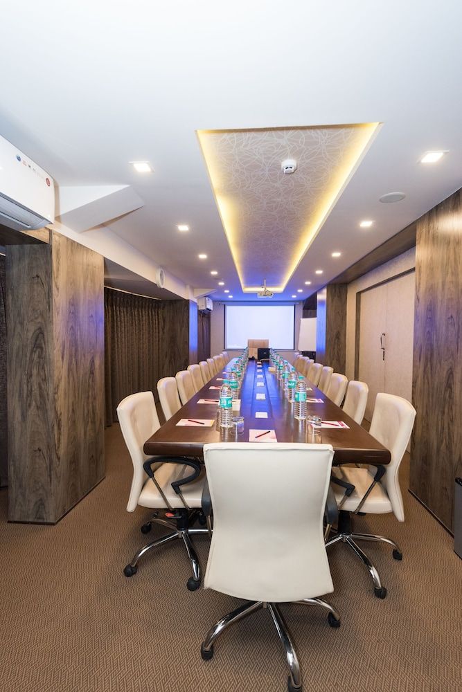 undefined Hotel Anthurium Circle 7