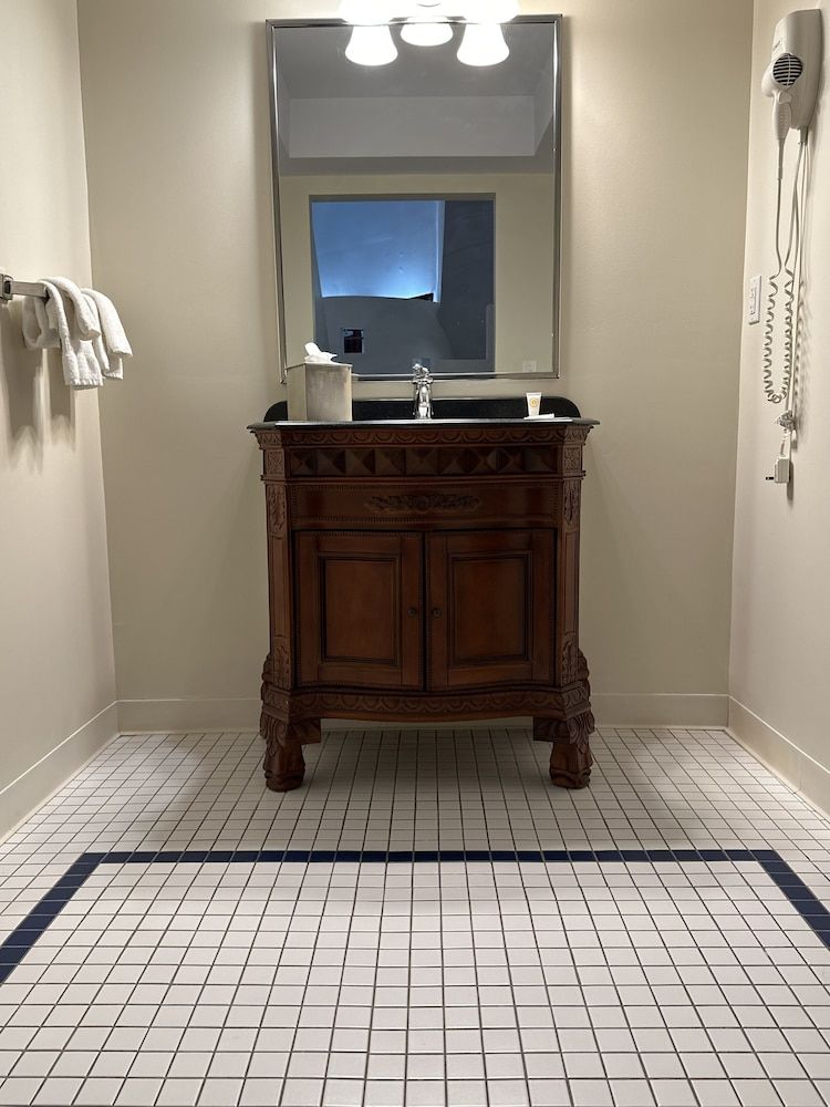 Chateau Avalon Hotel & Spa New York Penhouse 3