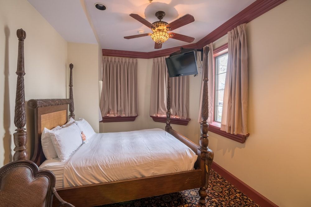 Chateau Avalon Hotel & Spa