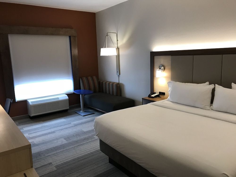 Suite, 1 King Bed, Accessible (Mobility)