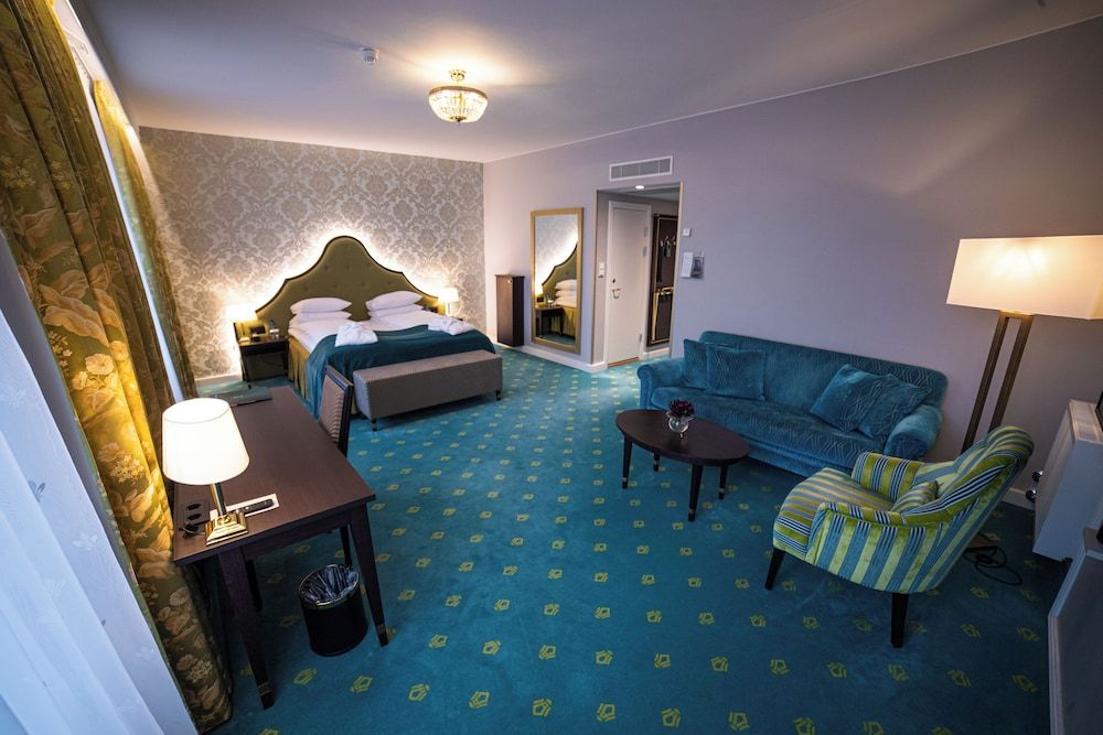 Hotel Bristol