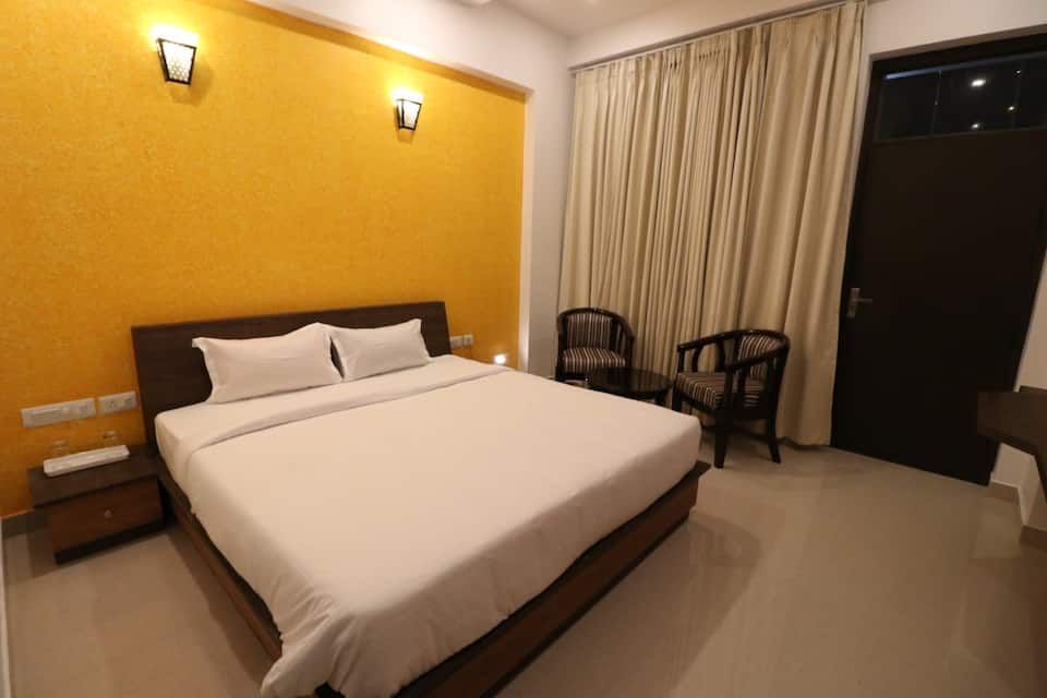 GenX Crescent Lucknow Deluxe Room 5