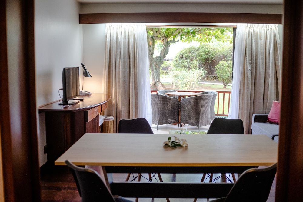 Manava Beach Resort & Spa Moorea Suite, Garden View 6