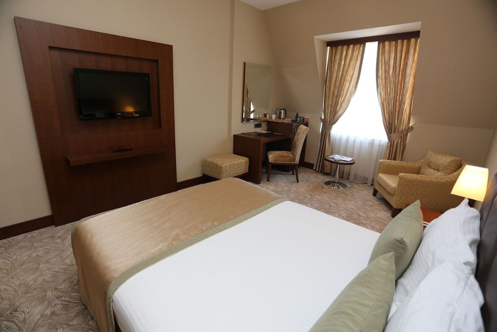 undefined The Green Park Merter 9