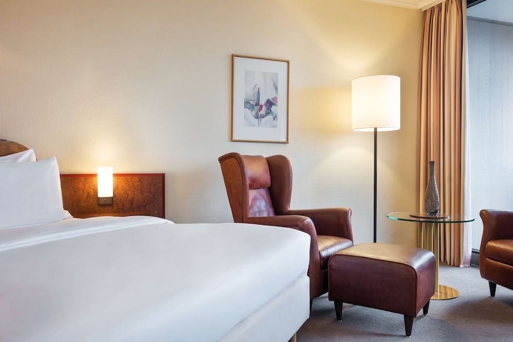 Lindner Hotel Dusseldorf Seestern, part of JdV by Hyatt Room, 1 Queen Bed 6