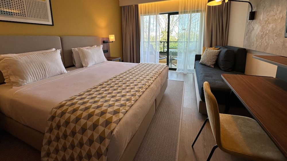 Holiday Inn Algarve Albufeira by IHG Standard Room, 1 Double Bed with Sofa bed, Balcony (Furnished Balcony) 4