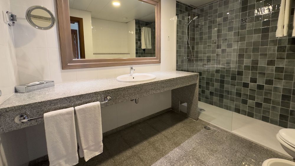 Holiday Inn Algarve Albufeira by IHG Standard Room, 1 Double Bed with Sofa bed, Balcony (Furnished Balcony) 5
