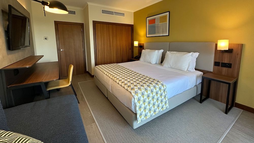 Holiday Inn Algarve Albufeira by IHG Standard Room, 1 Double Bed with Sofa bed, Balcony (Furnished Balcony) 3