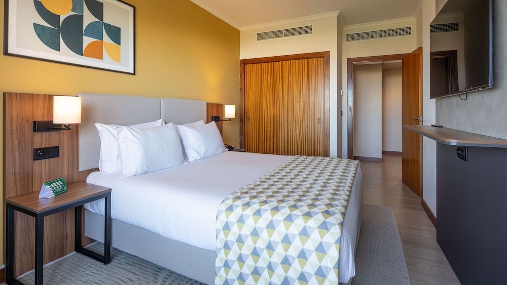 Holiday Inn Algarve Albufeira by IHG Standard Room, 1 Double Bed with Sofa bed, Balcony (Furnished Balcony) 2