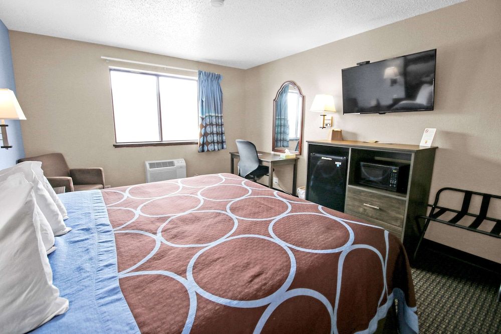 Room, 1 Queen Bed, Non Smoking (Third Floor)