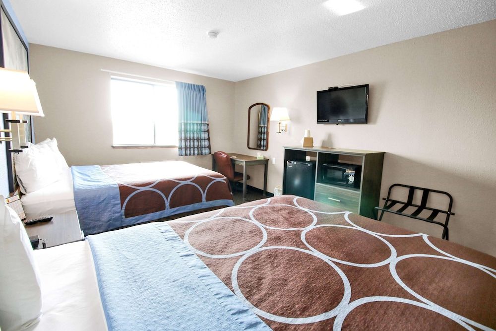 Deluxe Room, 2 Queen Beds, Non Smoking