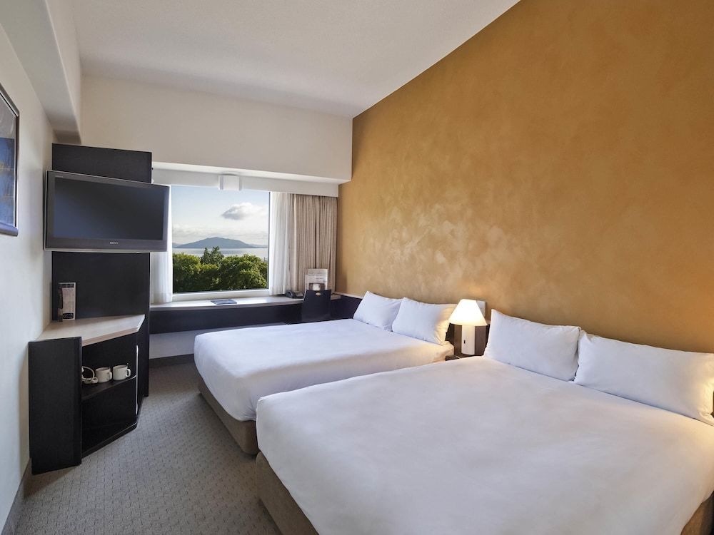 ibis Rotorua Twin Room, 2 Double Beds, City View 5