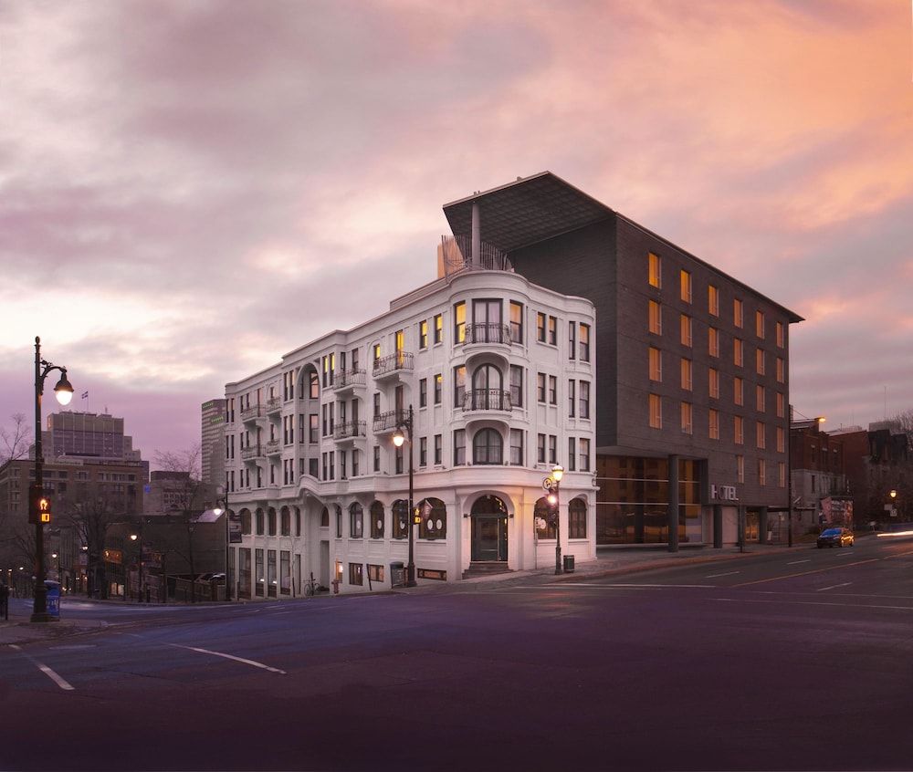 undefined HOTEL 10 6