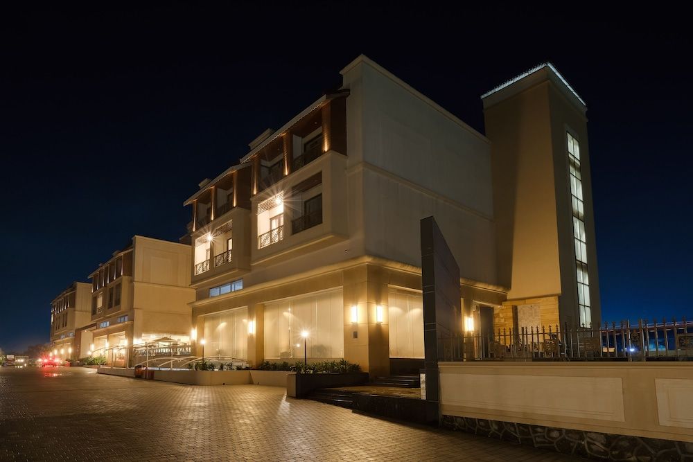 Front of property - evening/night