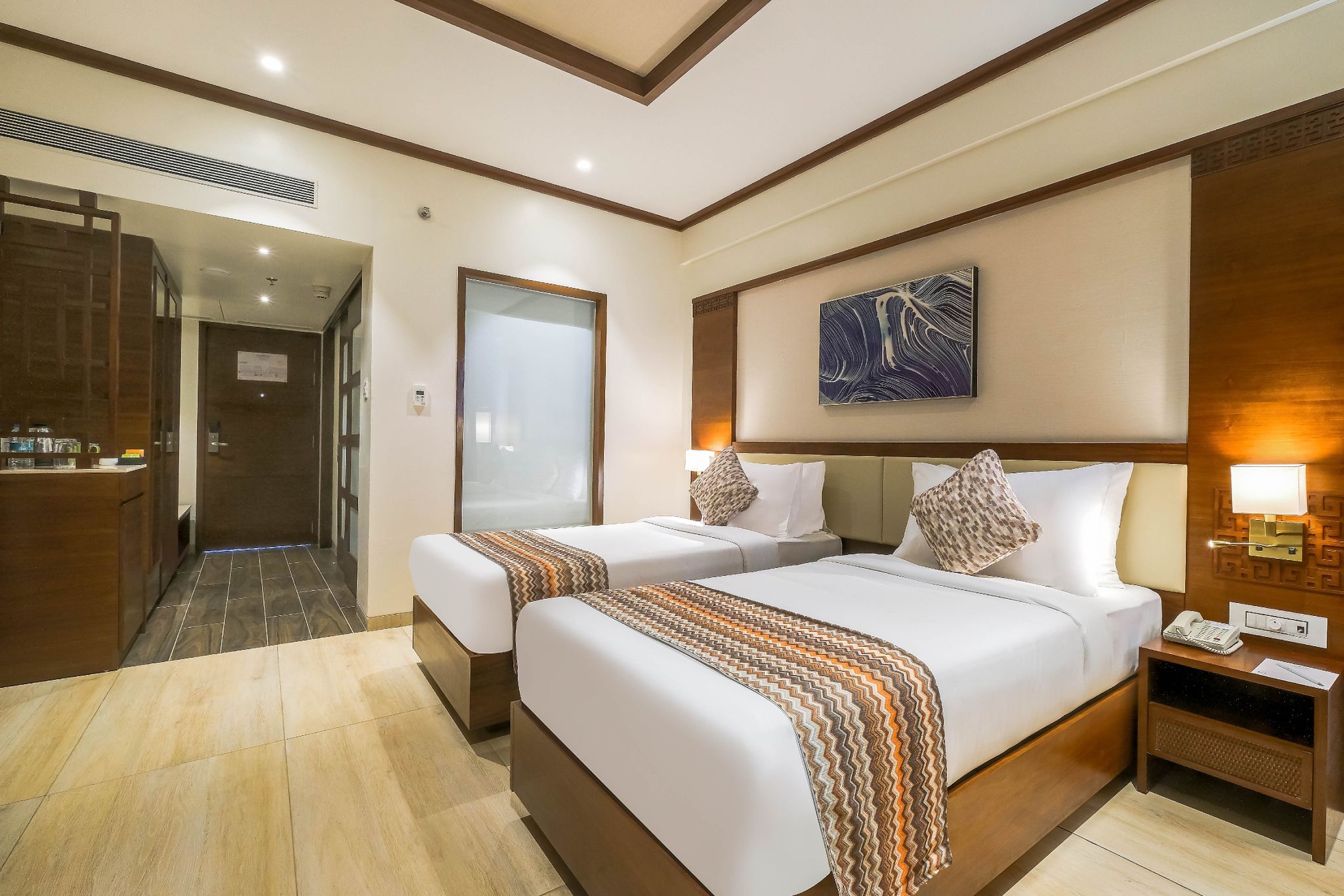 Fern Club Suite with Bathtub, Balcony and City View