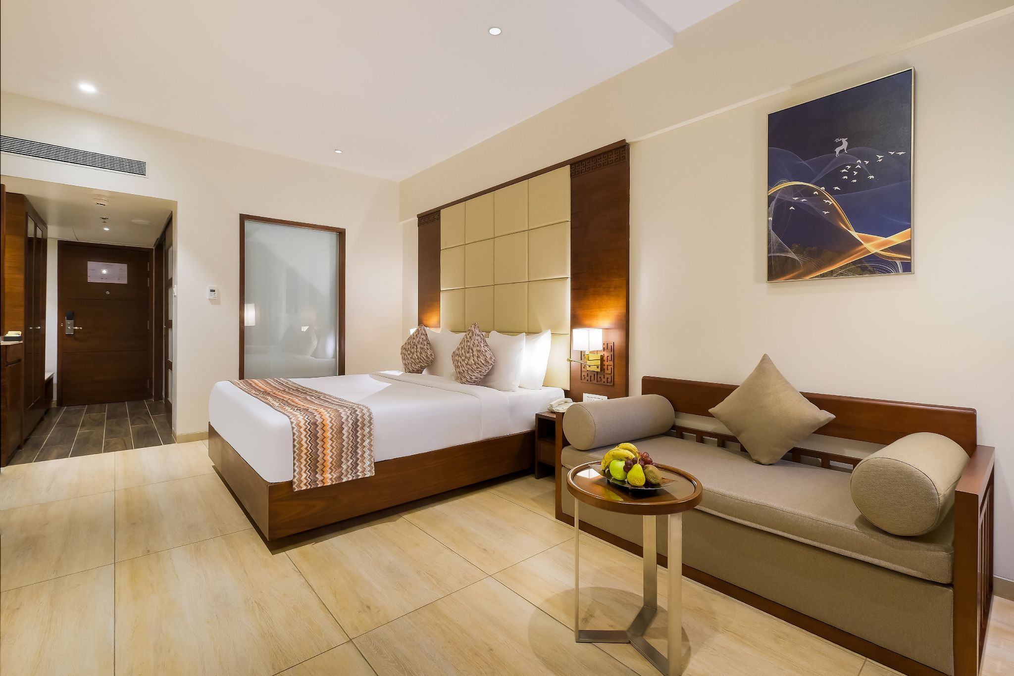 Fern Club Suite with Bathtub, Balcony and City View