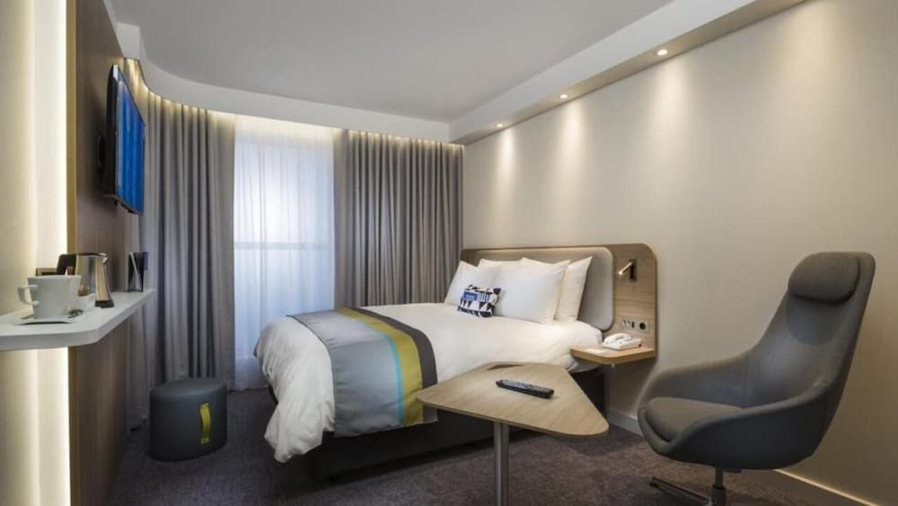 Holiday Inn Express and Suites Lisbon Principe Real by IHG