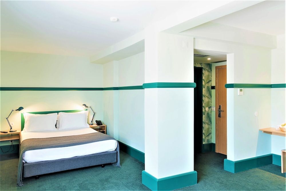 Holiday Inn Express and Suites Lisbon Principe Real by IHG