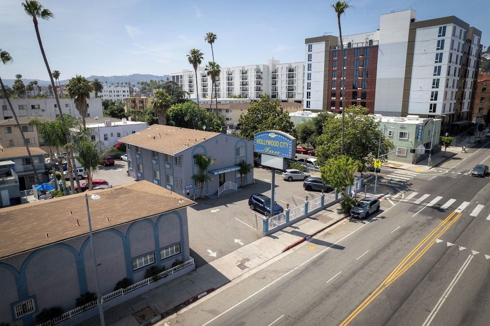 undefined Hollywood City Inn 6