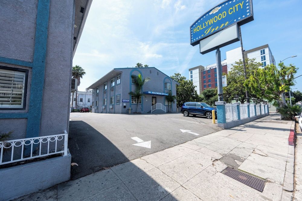 undefined Hollywood City Inn 10