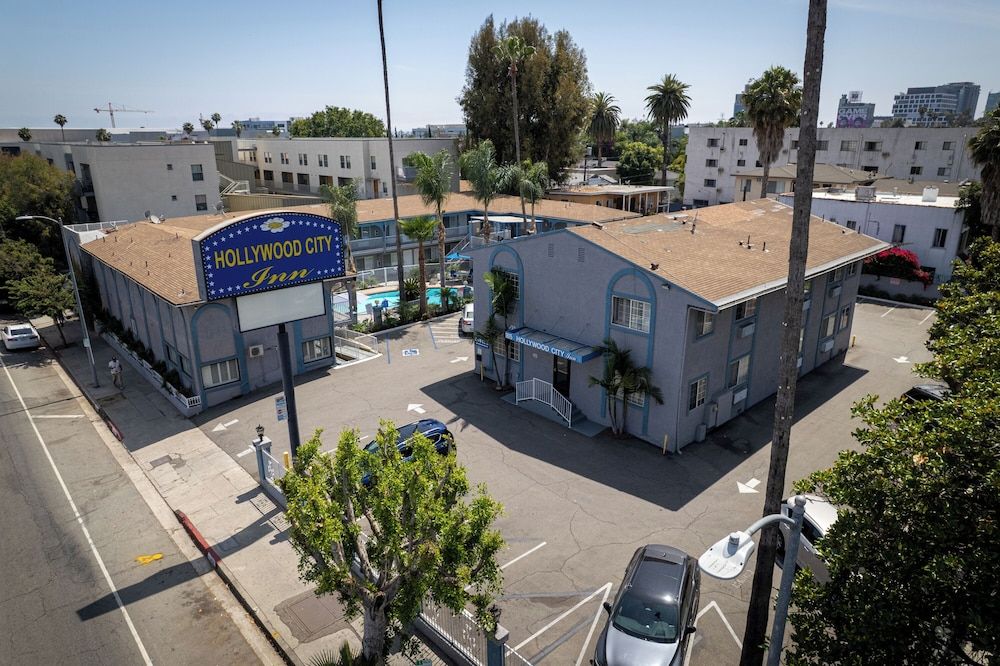 undefined Hollywood City Inn 5