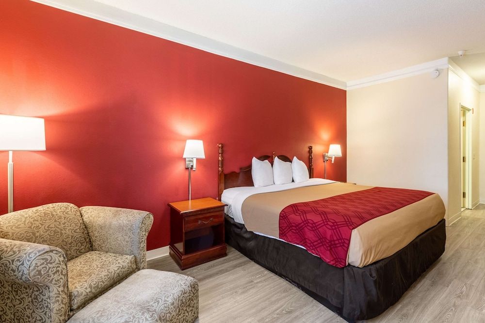 Suite, 1 King Bed, Accessible, Non Smoking