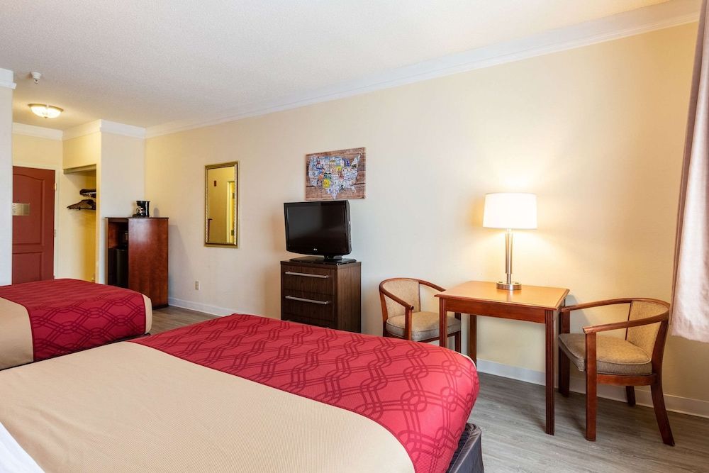 Standard Room, 2 Queen Beds, Non Smoking