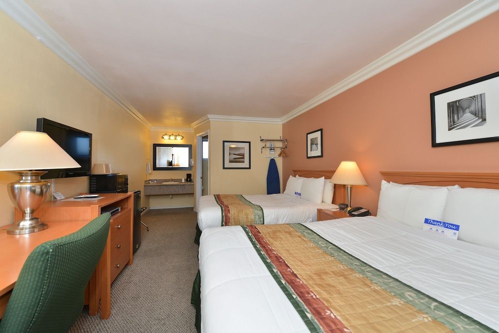 Inn By The SFO Room, 2 Queen Beds, Non Smoking 4