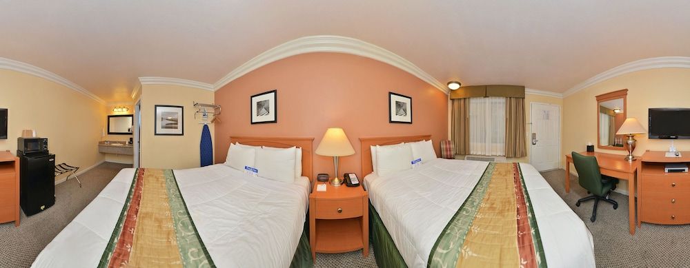 Inn By The SFO Room, 2 Queen Beds, Non Smoking 3