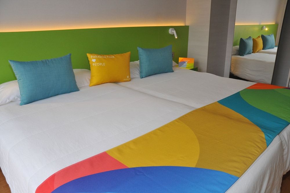 Superior Twin Room, Pool View