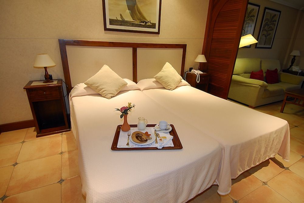 Junior Suite, Annex Building (3 adultos + 1 niño)