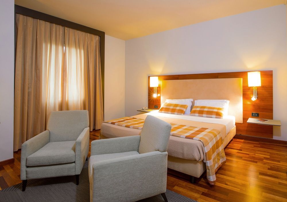 Hotel Da Vinci Superior Room