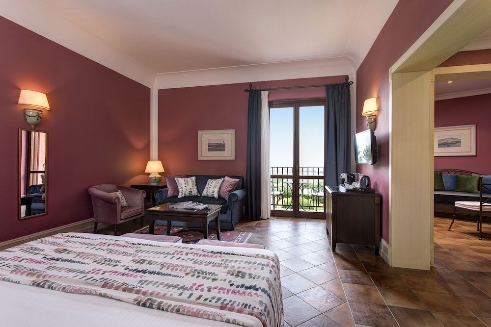 Junior Suite, 2 Bathrooms, Partial Sea View