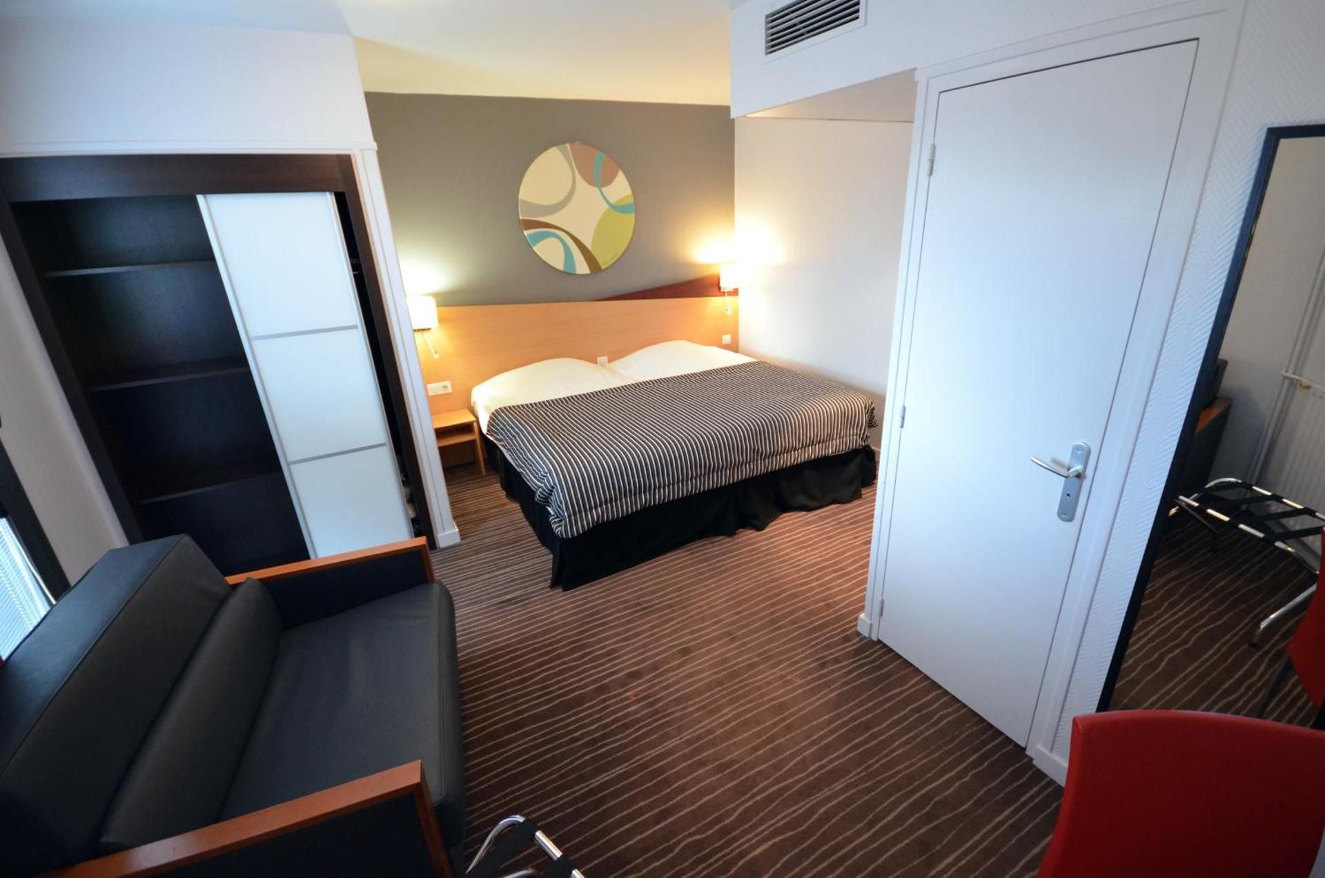 Standard Room - 2 Single Beds 1 sofa bed
