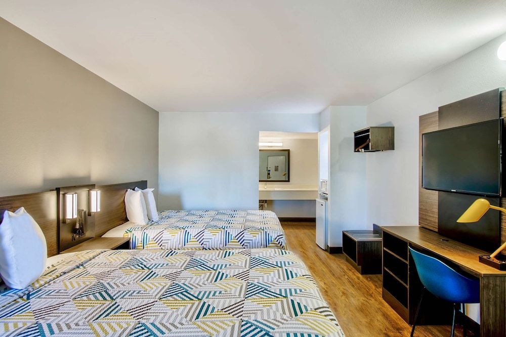 Standard Room, 2 Queen Beds, Smoking