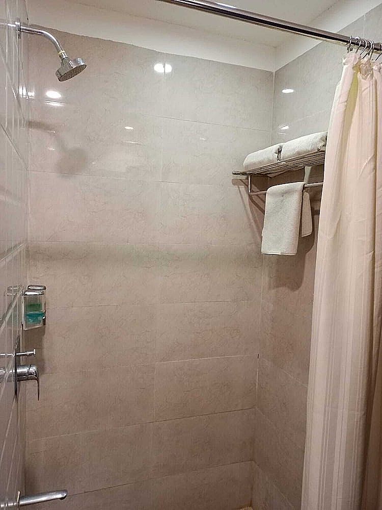 Regenta Inn Ranip Ahmedabad Deluxe Double or Twin Room 14