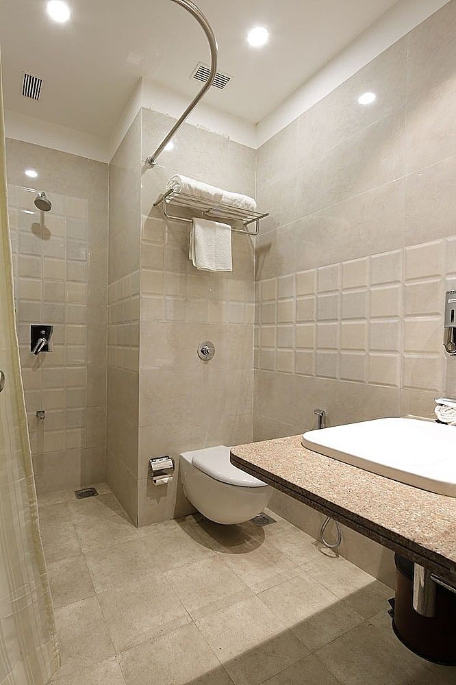 Regenta Inn Ranip Ahmedabad Deluxe Double or Twin Room 11