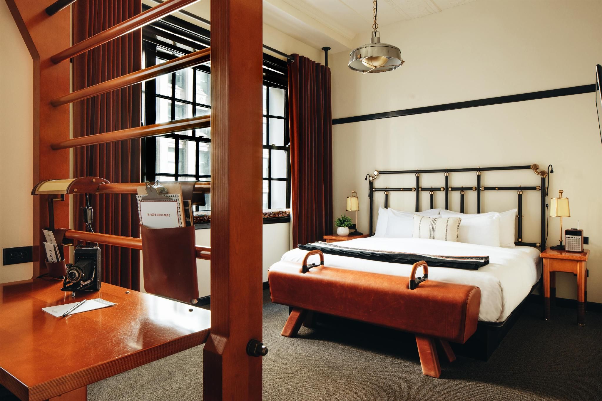 Junior Suite 1 King Bed Madison View