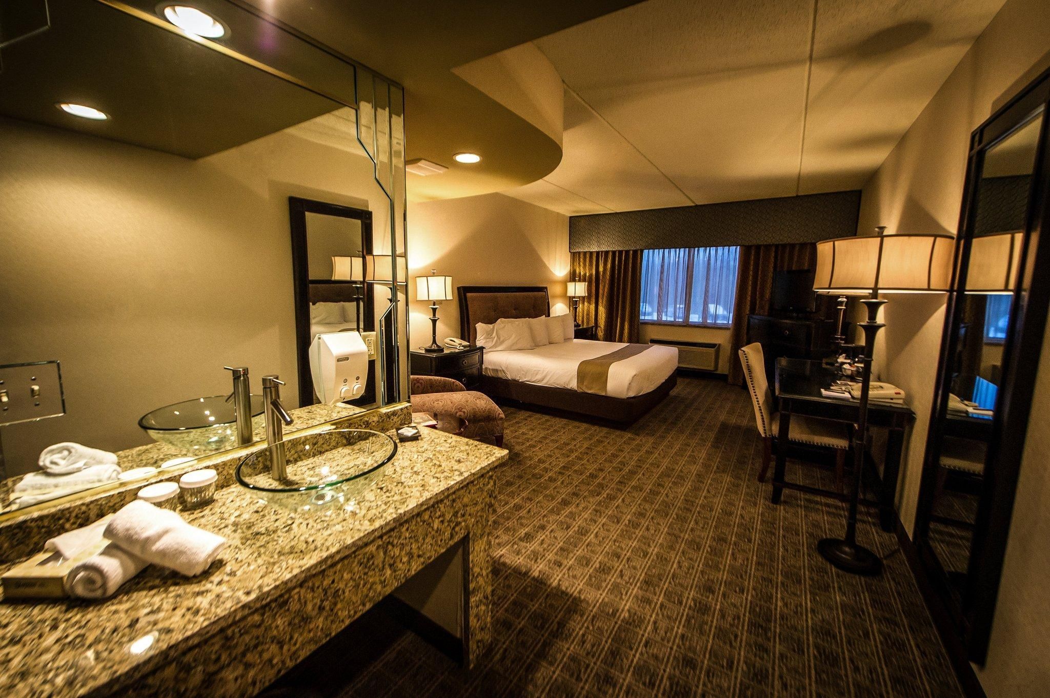 Jacuzzi Suite, 1 King Bed (2 Person Whirlpool)
