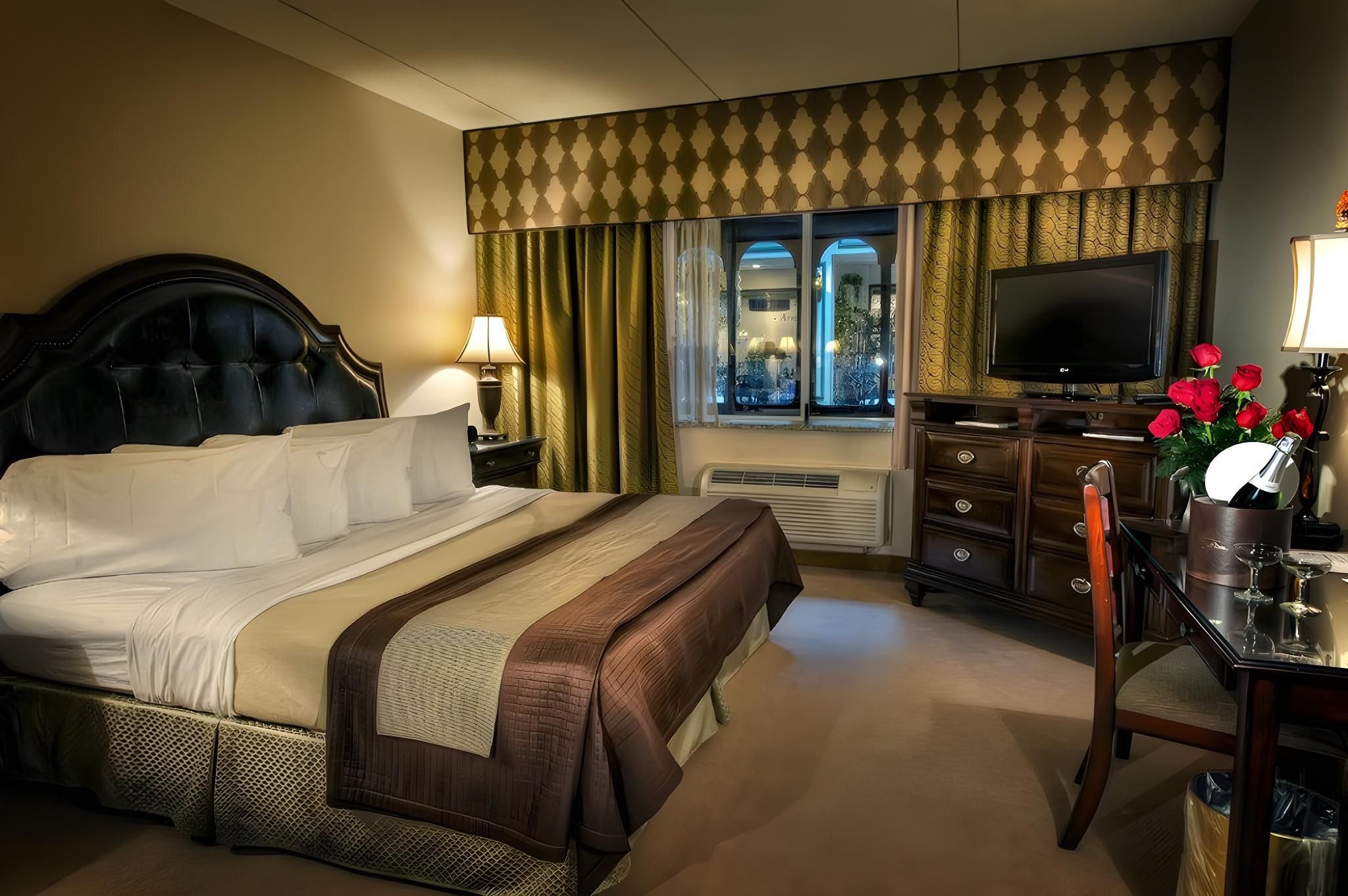 Executive Suite 1 King Bed (Jetted Tub)