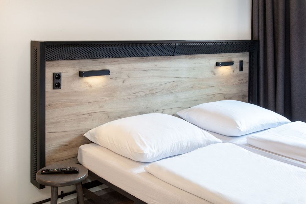 a&o Berlin Mitte Twin Room 4