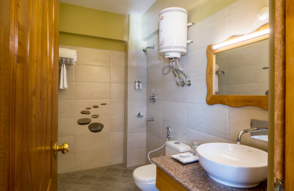 Regenta Inn by Riverside Manali Superior Queen Valley View  4