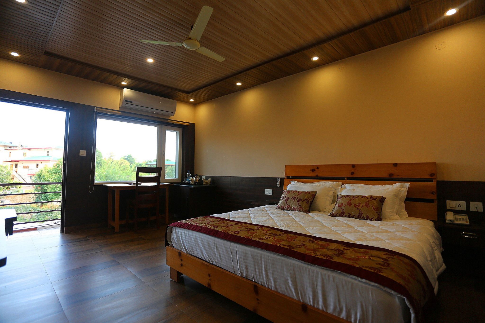 Hotel Buddha House Himalayan Brothers Superior Room with Balcony