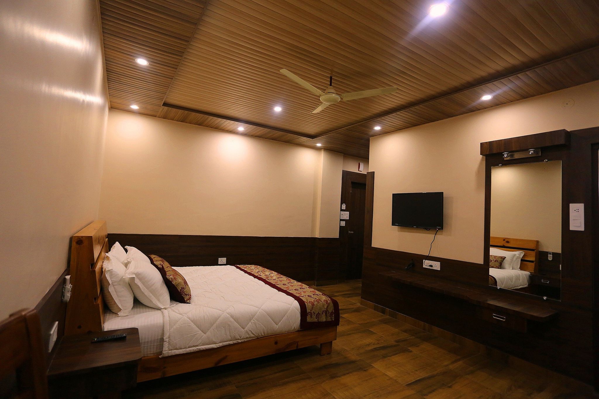 Hotel Buddha House Himalayan Brothers Superior Room with Balcony 2