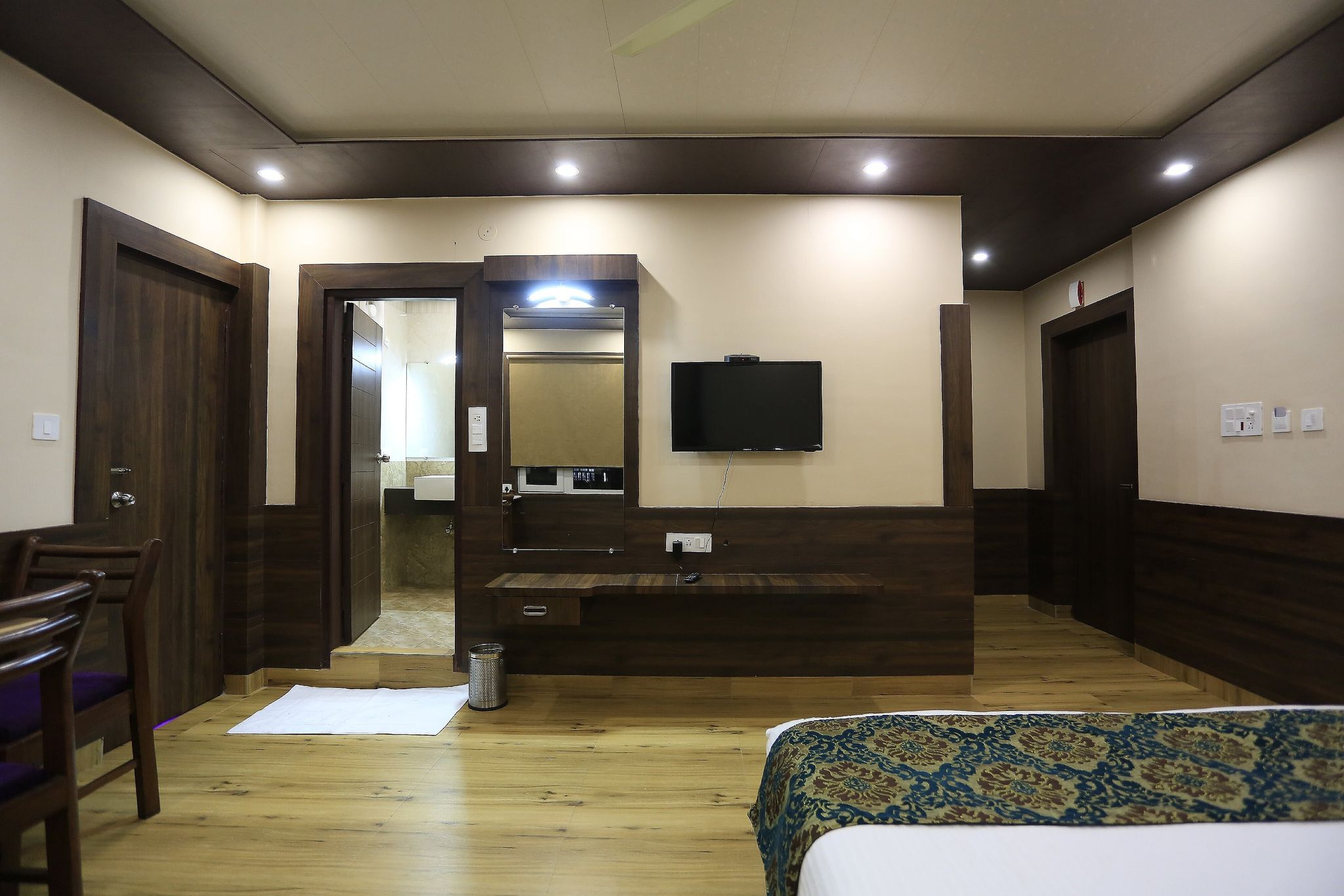 Hotel Buddha House Himalayan Brothers Superior Room with Balcony 11
